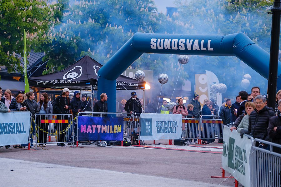 Målgång under loppet Nattmilen i Sudsvall.